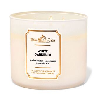 Vela de 3 mechas de White Gardenia de la línea White Barn de Bath and Body Works.